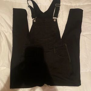Woman’s levi overall bibs skinny size 26